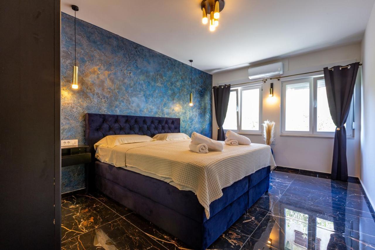 Luxury Hedone Near The Bridge With Private Zone Zadar